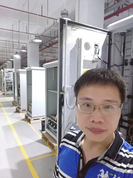 王總監(jiān)帶領研發(fā)團隊現場服務