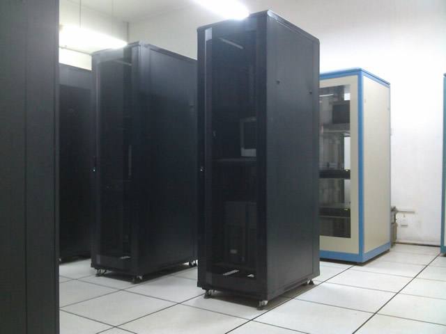 機房環境漏水、濕度、煙霧如何實現報警？安裝動環系統即可！